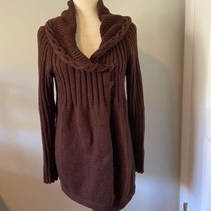 Daisy Fuentes brown cozy sweater
